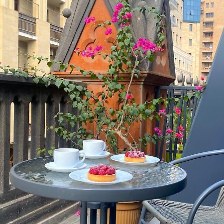 Heart Of Yerevan - City Center Luxury Apartments Exterior photo