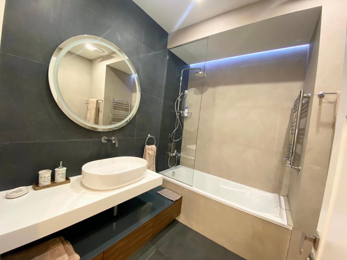 Heart Of Yerevan - City Center Luxury Apartments Exterior photo